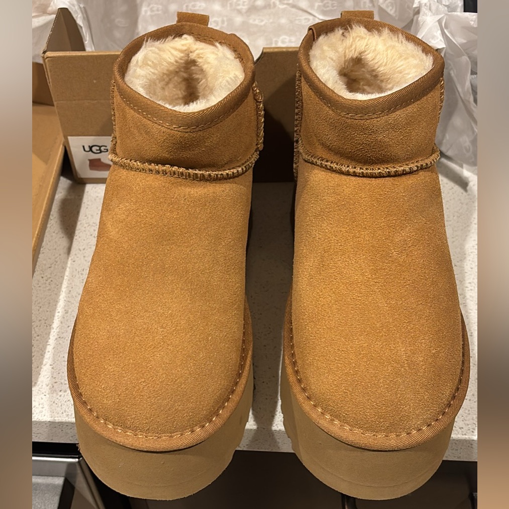 Ugg Mini Boots- Chestnut